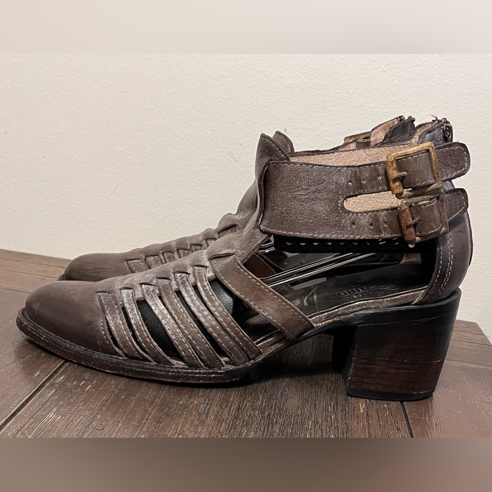 Freebird Blake Distressed Leather Ankle Boots Booties Womens size 8